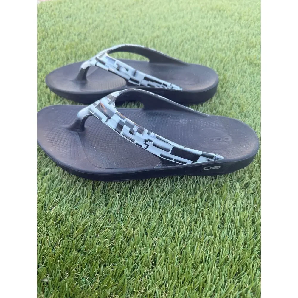 OOFOS OOlala Limited Recovery Flip Flops Black Geo White Women Sz 10